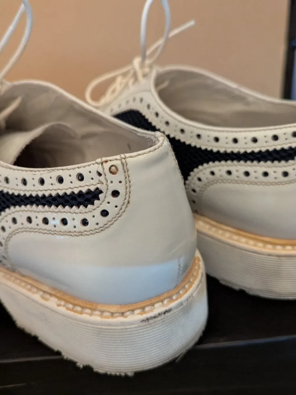 EMPORIO ARMANI Men's White & Blue Oxfords Size 9